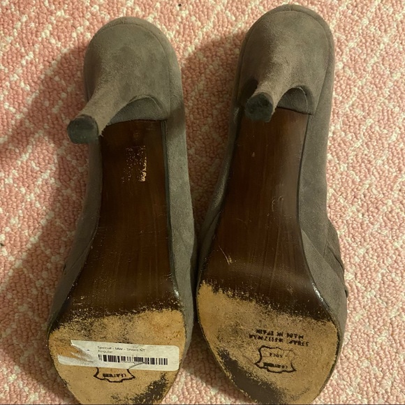 Stuart Weitzman Suede Peep Toe Pumps Grey Pleated Crossover Vamp 4.5” sz 7 - Picture 4 of 9